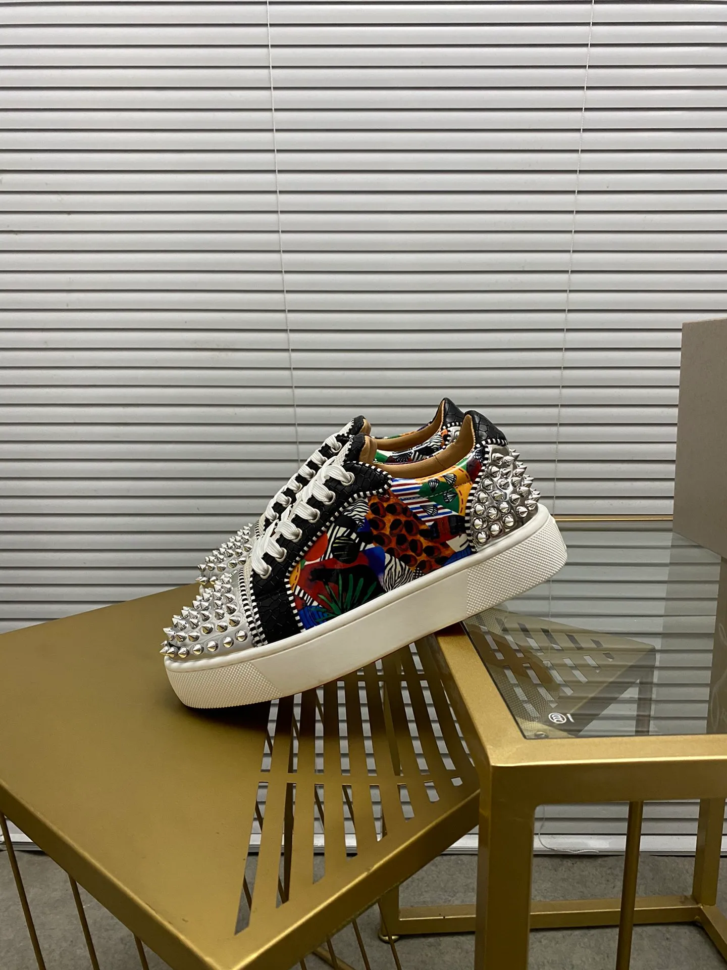 (Customized model) Ex-factory price is 600. christian louboutin (CL red sole shoes) counter series, casual sneakers for couples 📢 📢 📢 Exclusive hot style release 🎈🎈💪 Movable latex feet 👻 Finished outsole line [Proud] 😝Female 35-40# Male 38#-46, global supply😝 [Top version]: Original imported genuine leather upper, top original leather lining, original molded TPU outsole, original 1:1 detail processing, original shoe last,